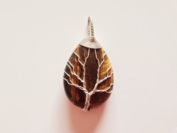 pendentif oeil de tigre et arbre de vie